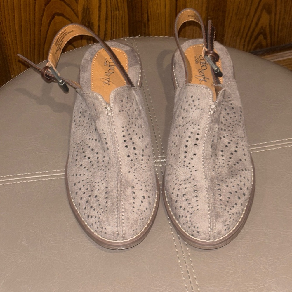 Brown EUROSOFT Sling Bootie Sofft Tulip Vegan Suede Starburst 8.5 NWOT